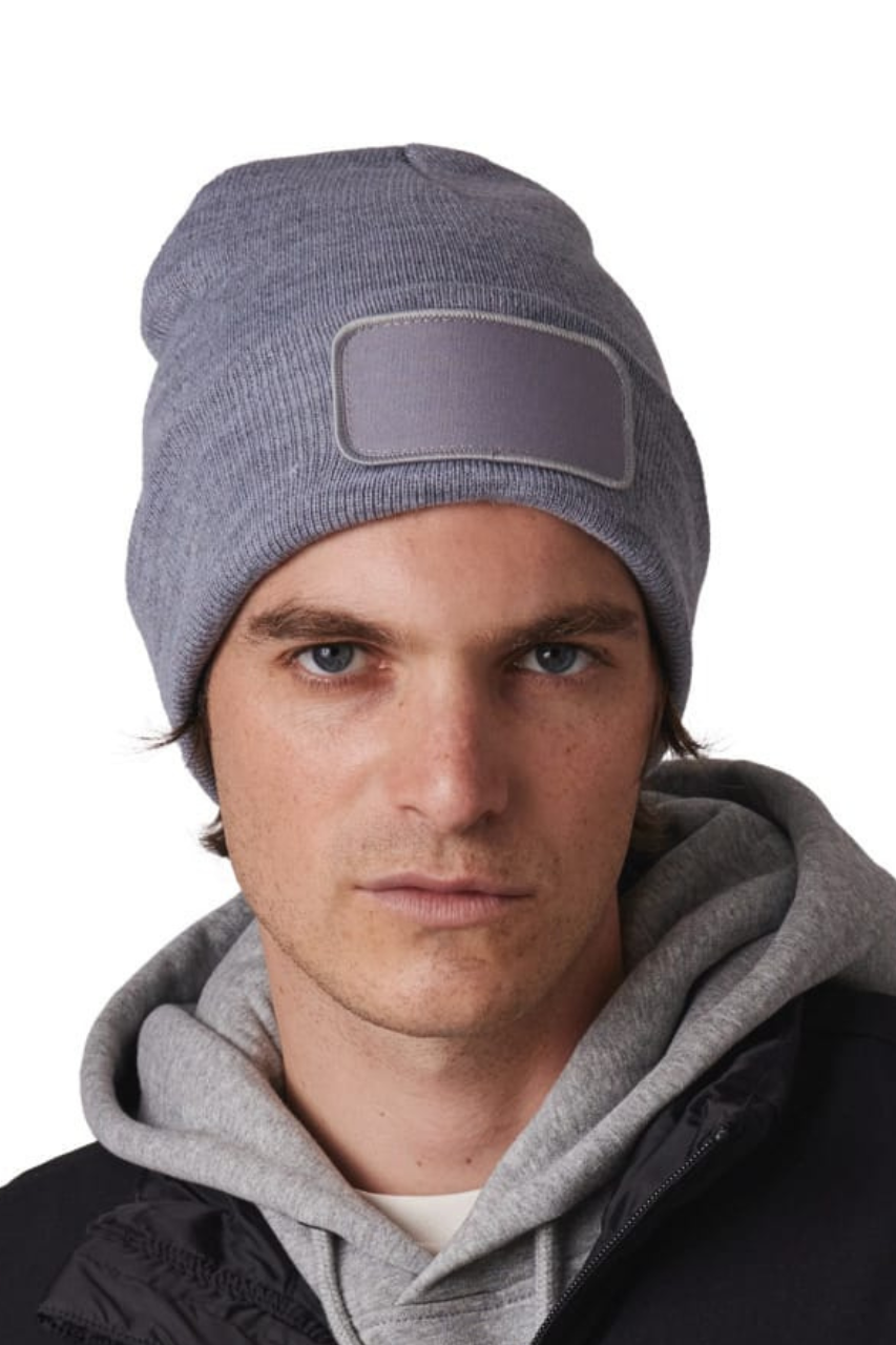 BEANIE WITH PATCH